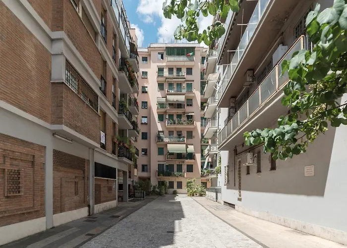 Guesthost - San Giovanni With Balcony Appartement *