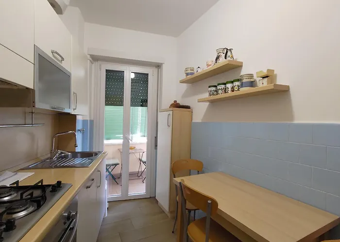 Guesthost - San Giovanni With Balcony Appartement Rome