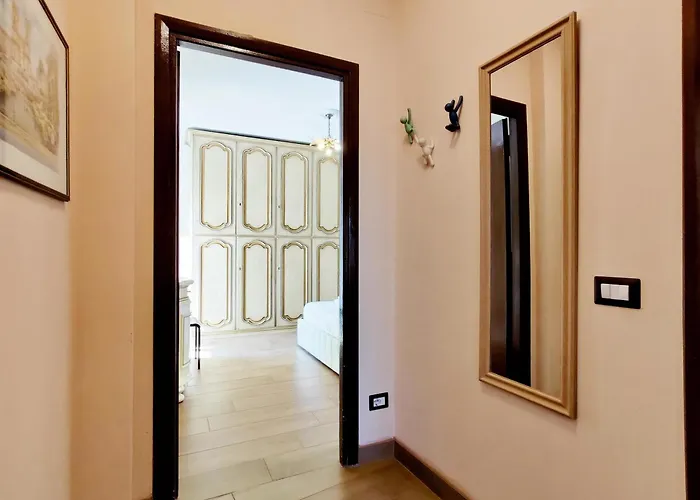 Guesthost - San Giovanni With Balcony Appartement *